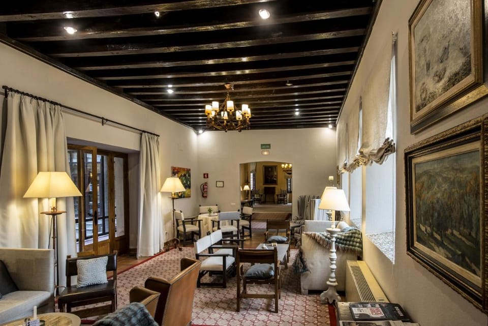 Parador de Ávila Hotel in Ávila‎