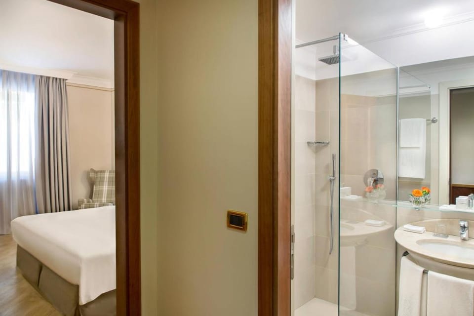 Renaissance by Marriott Naples Hotel Mediterraneo Hotel in Naples