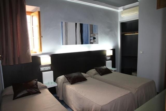 Hostal Plaza Ruiz Bed and Breakfast in Ceuta