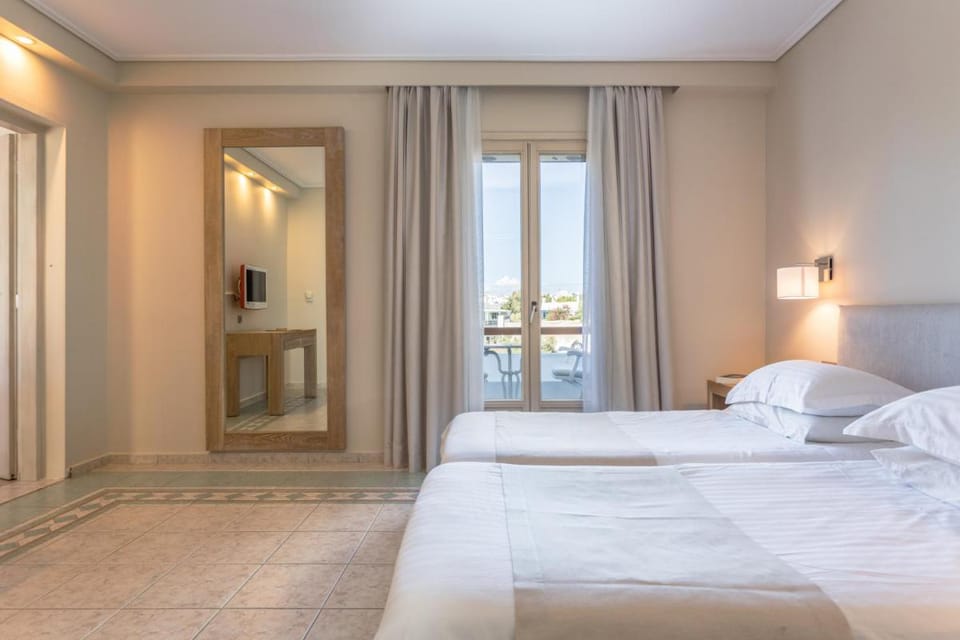 Porto Naxos Hotel in Naxos
