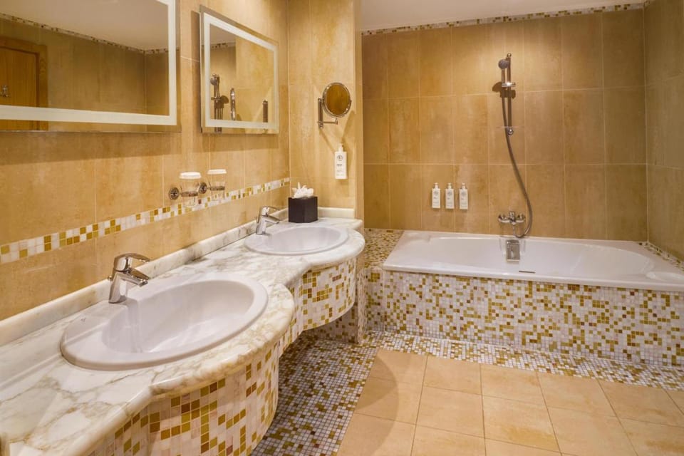 Verdi St George's Bay Marina Hotel in Saint Julians
