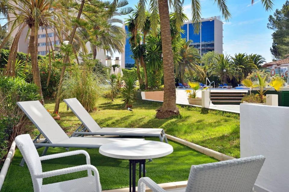 Sol Lunamar Palmanova Apartamentos - Adults Only Apartment hotel in Serra de Tramuntana