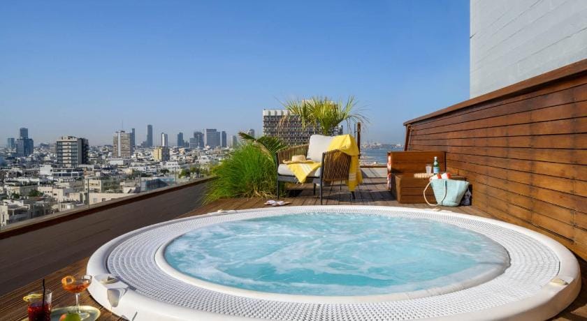 Carlton Tel Aviv Hotel - Luxury on the Beach Hotel in Tel Aviv-Yafo