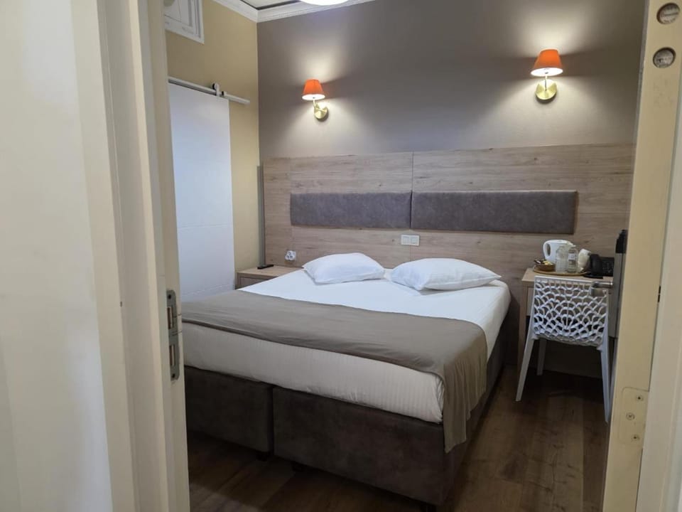 Hotel de France Hotel in Saint-Gilles