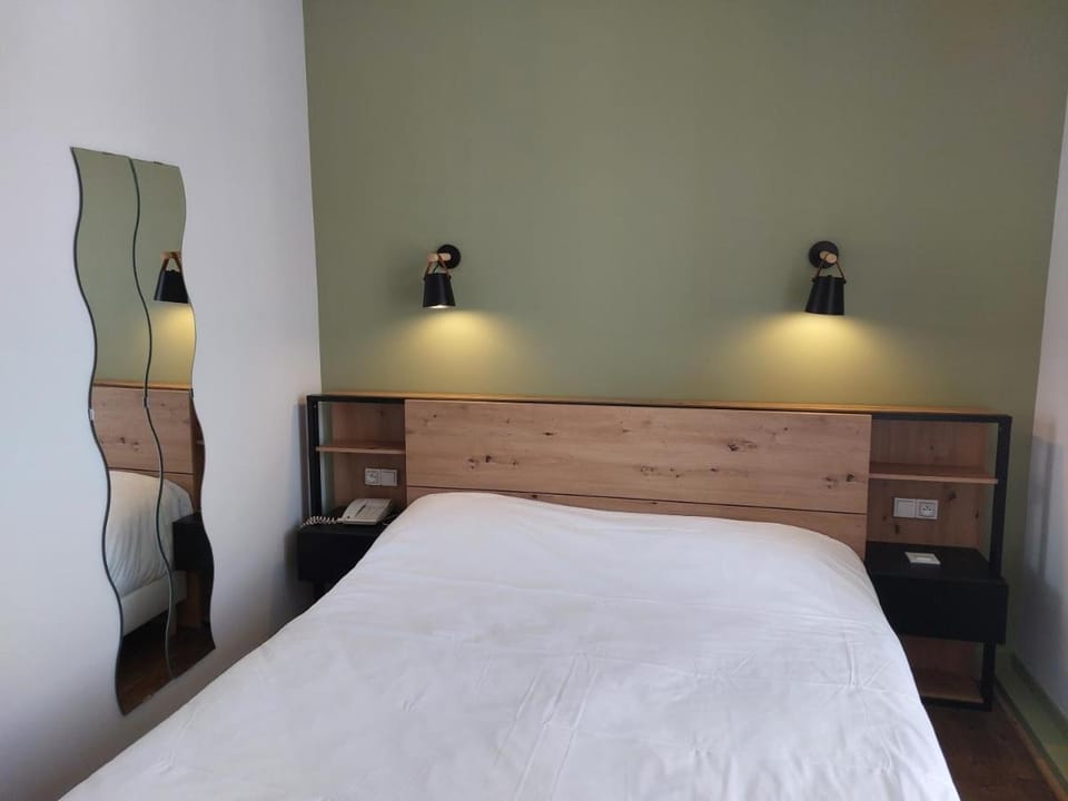 Brit Hotel Roanne - Le Grand Hôtel Hotel in Auvergne-Rhône-Alpes