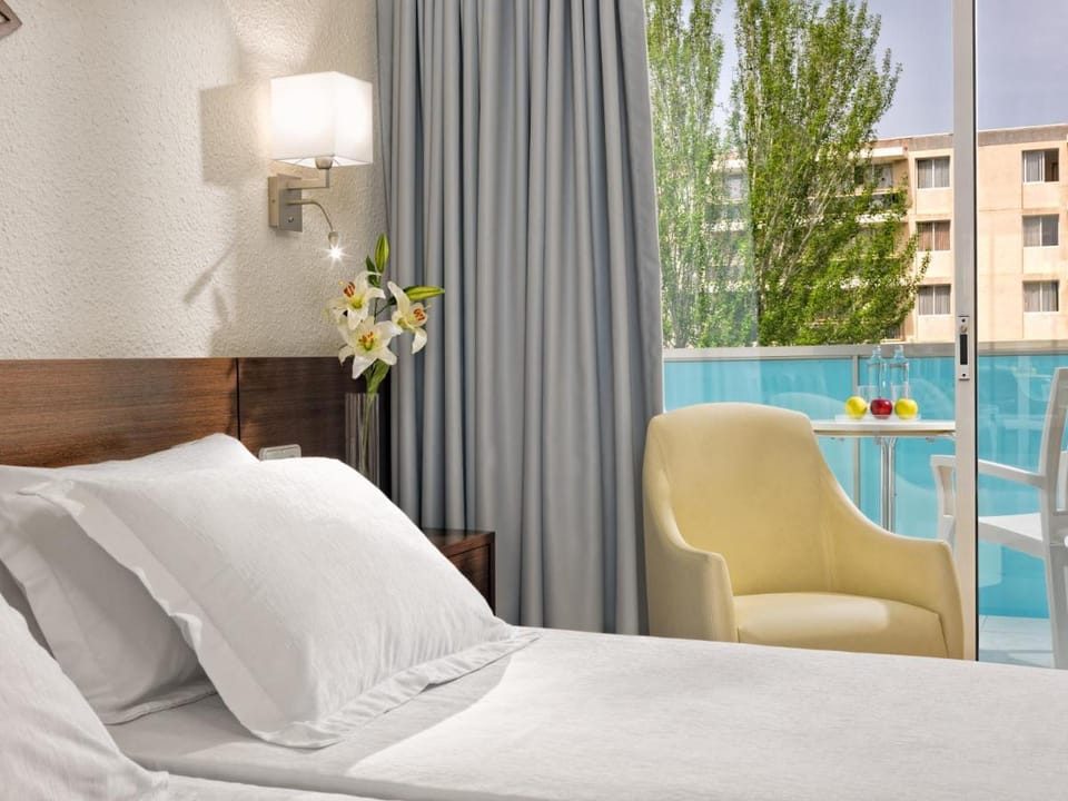 H10 Delfín - Adults Only Hotel in Salou