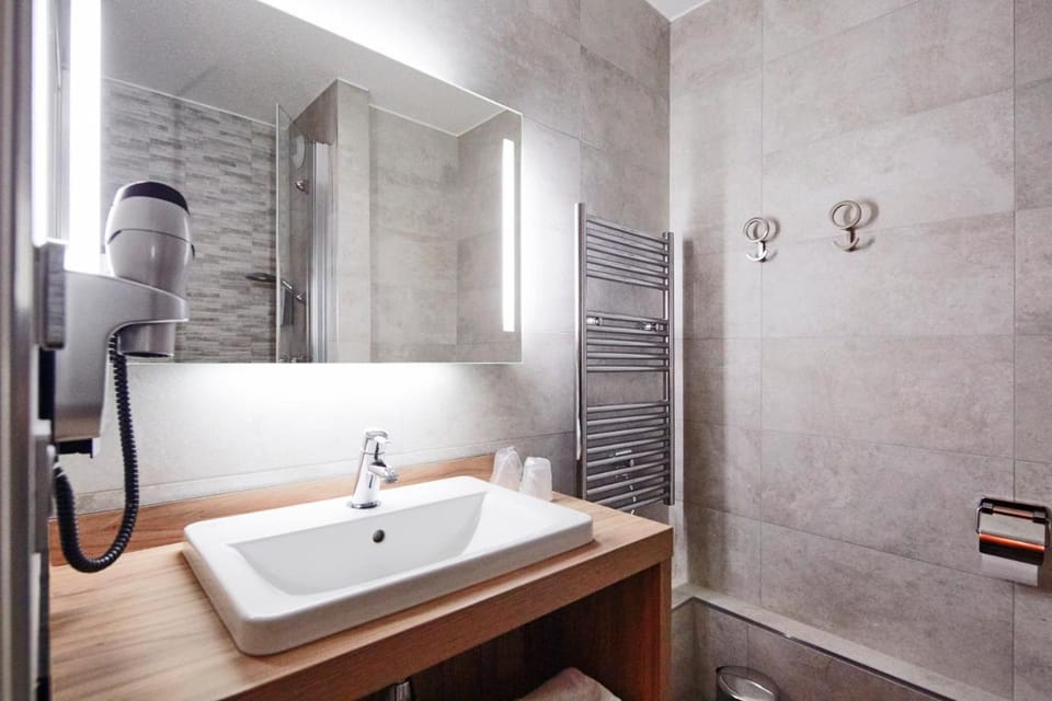 Kyriad Clermont Ferrand Nord - Riom Hotel in Riom