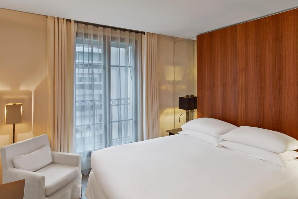 Le Metropolitan a Tribute Portfolio Hotel Paris Hotel in Paris