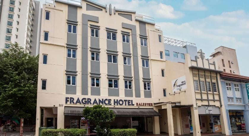 Fragrance Hotel - Rose Hotel in Singapore