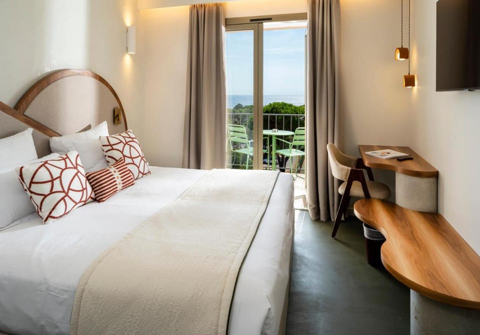 Hôtel du Parc Cavalaire sur Mer Hotel in Cavalaire-sur-Mer