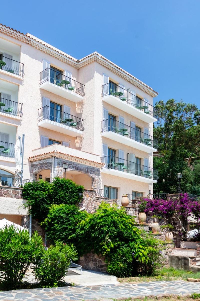 Hôtel du Parc Cavalaire sur Mer Hotel in Cavalaire-sur-Mer