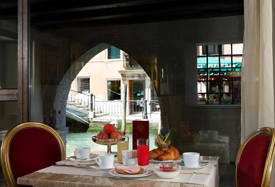 Hotel Liassidi Palace Hotel in Venice