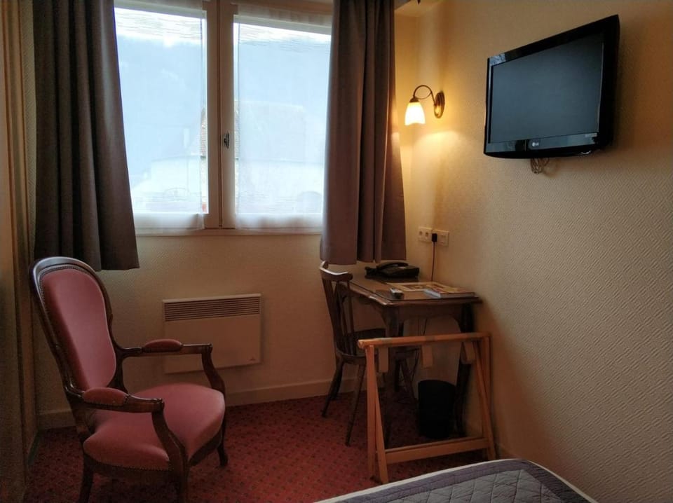Logis Hotel Calisola Besançon - Soirée Etape Hotel in Besançon