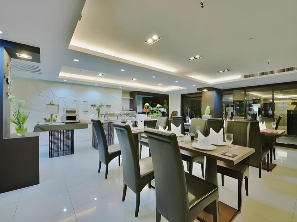 Admiral Suites Bangkok Hotel in Bangkok