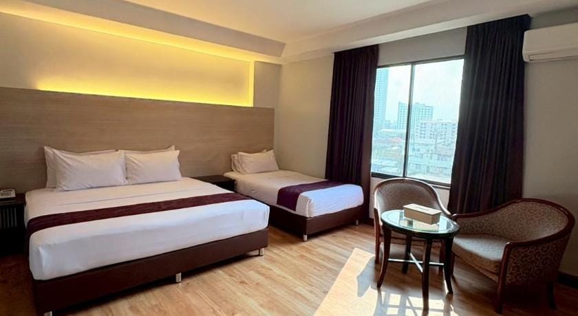 Atrium Boutique Resort Hotel in Bangkok