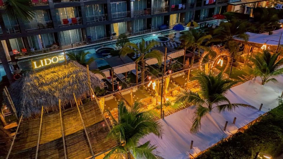 Sugar Marina Resort - Art - Karon Beach Hotel in Karon