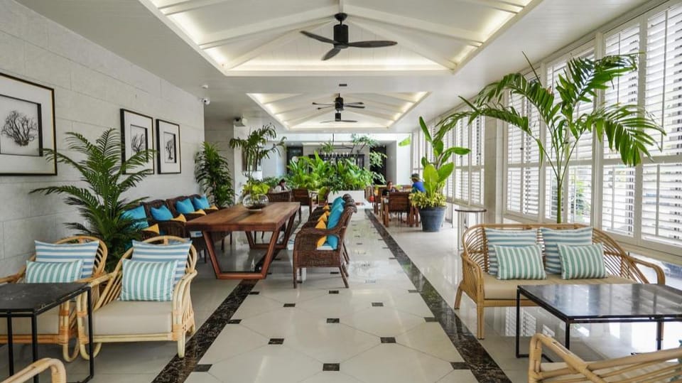 Sugar Marina Resort - Art - Karon Beach Hotel in Karon