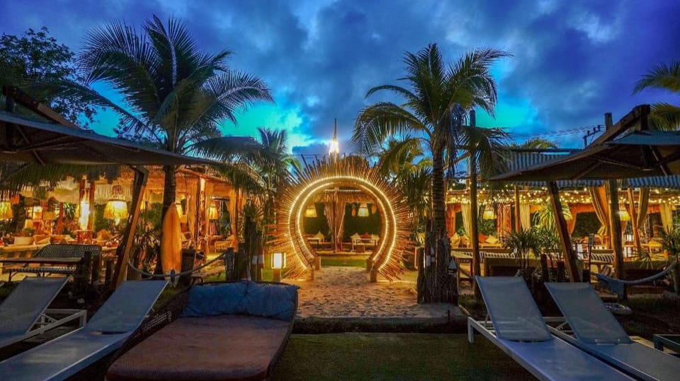 Sugar Marina Resort - Art - Karon Beach Hotel in Karon