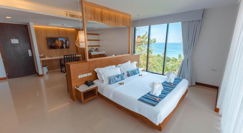 Peach Blossom Resort Hotel in Phuket