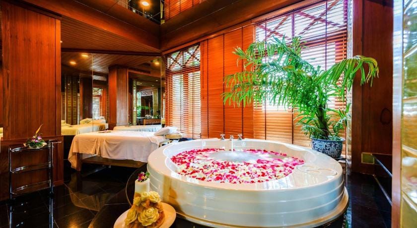 Andaman Seaview, Karon Beach - SHA Plus Hotel in Phuket