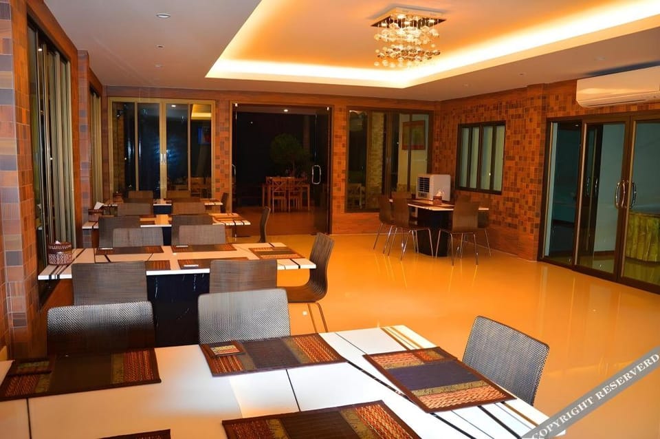 Silver Gold Garden, Suvarnabhumi Airport Hotel in Bangkok