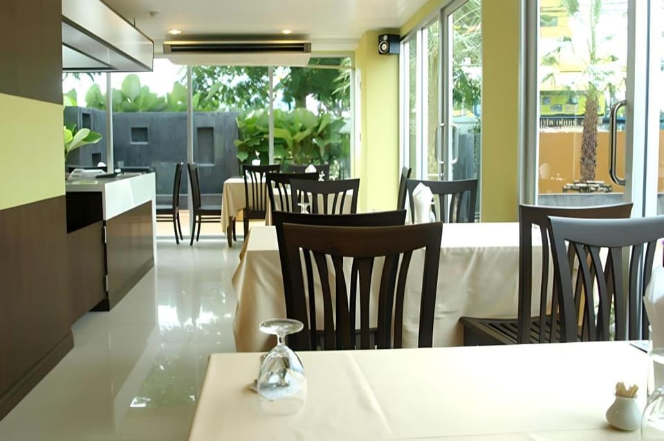 The Ivory, Suvarnabhumi Airport Hotel in Bangkok