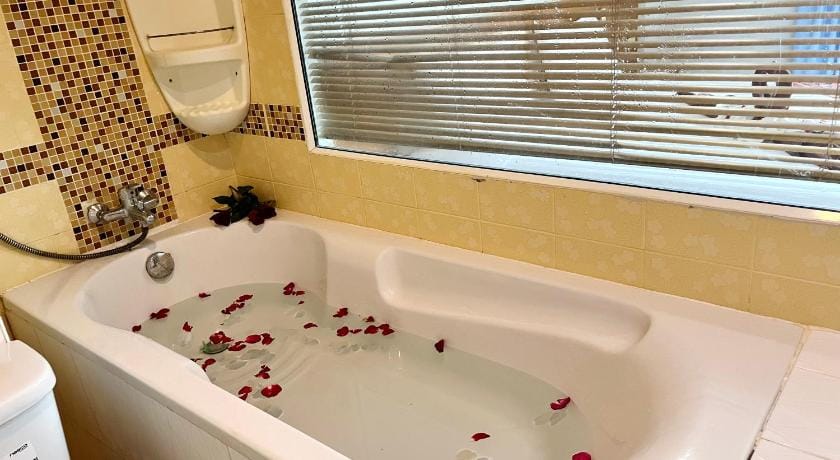 PATONG LAMAI RESIDENCE Bed and Breakfast in Patong