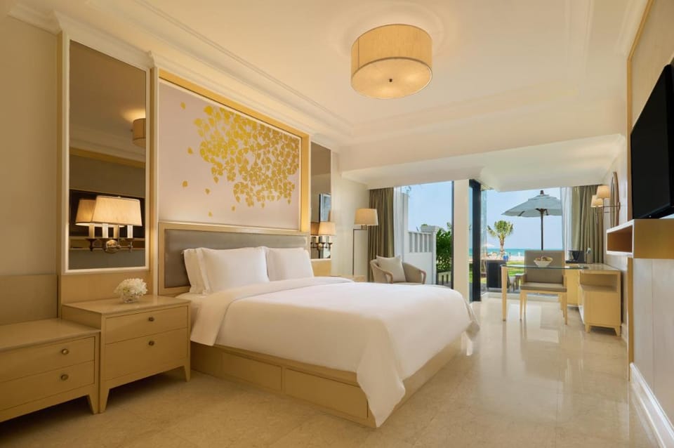 Dusit Thani Laguna Phuket Hotel in Choeng Thale