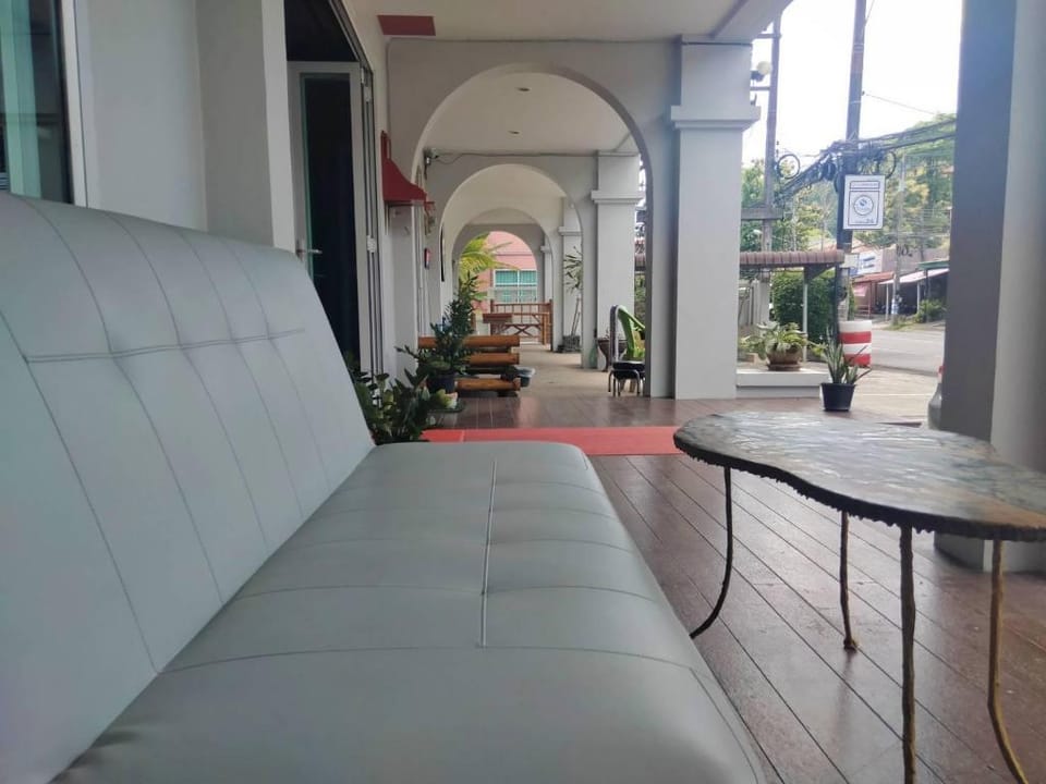Karon Living Room - SHA Plus Hostel in Phuket