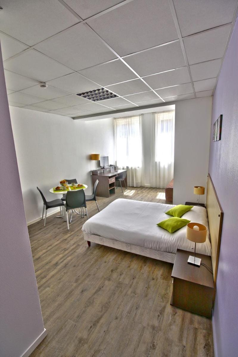 KOSY Appart'Hôtels - Le Cours Moreau Apartment hotel in Bourgogne-Franche-Comté