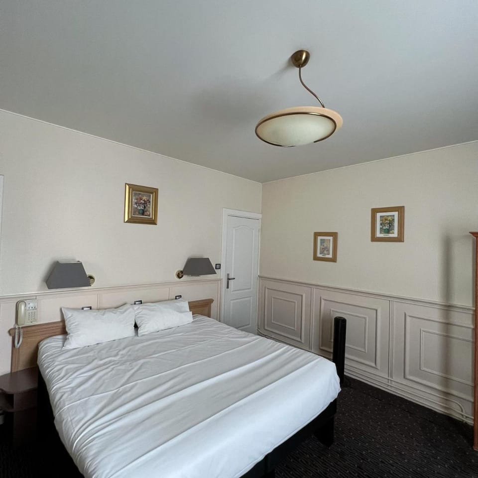 Le Grand Hotel Hotel in Valenciennes