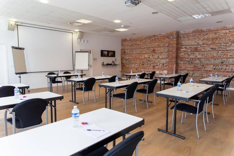 Clarion Aparthotel Toulouse Le Parc de l Escale Hotel in Toulouse