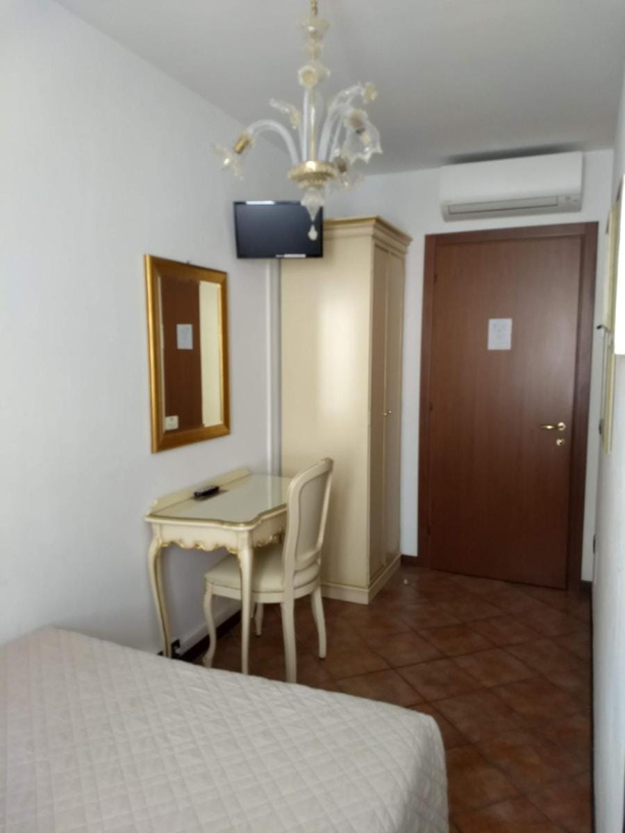 Alloggi SS Giovanni e Paolo Bed and Breakfast in Venice