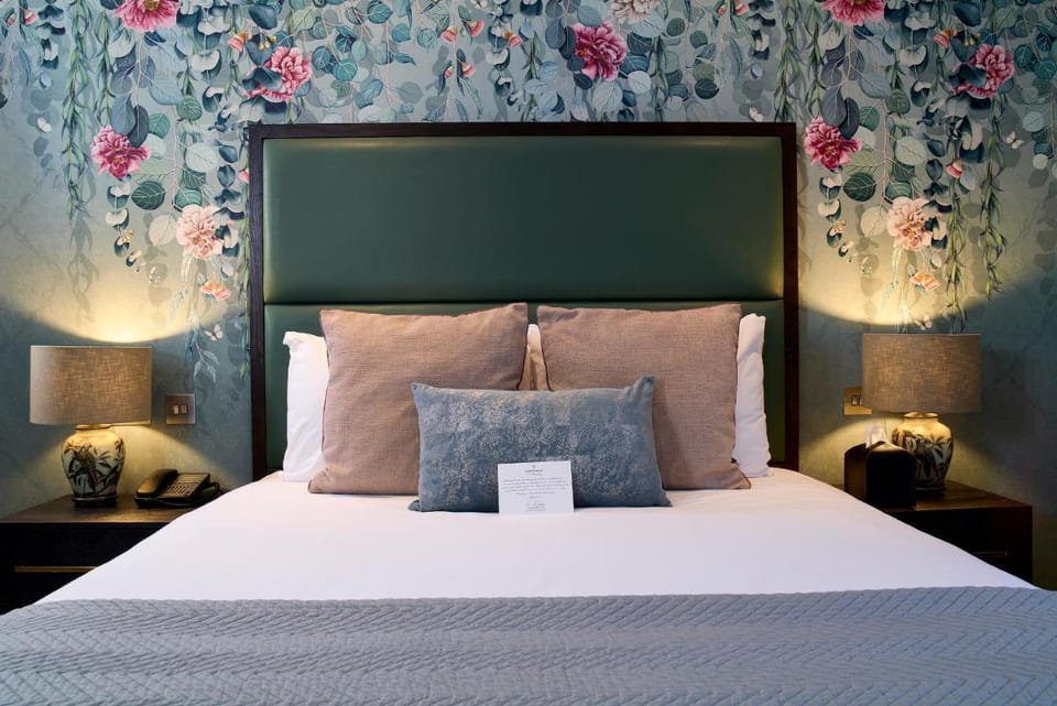 Mandolay Hotel in Guildford