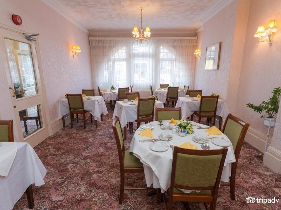 Chudleigh Hotel Hotel in Clacton-on-Sea