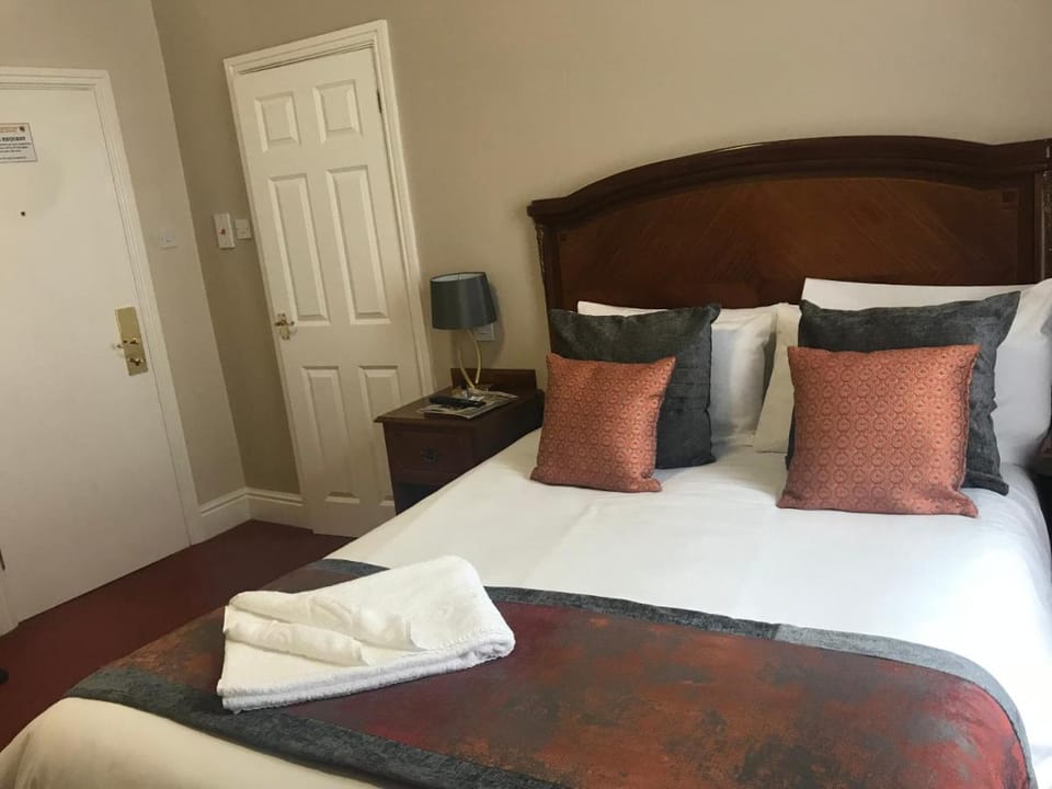 The Atherstone Red Lion Hotel Hotel in North Warwickshire District