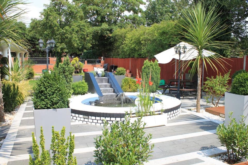 Skylark B&B Bed and Breakfast in Hounslow