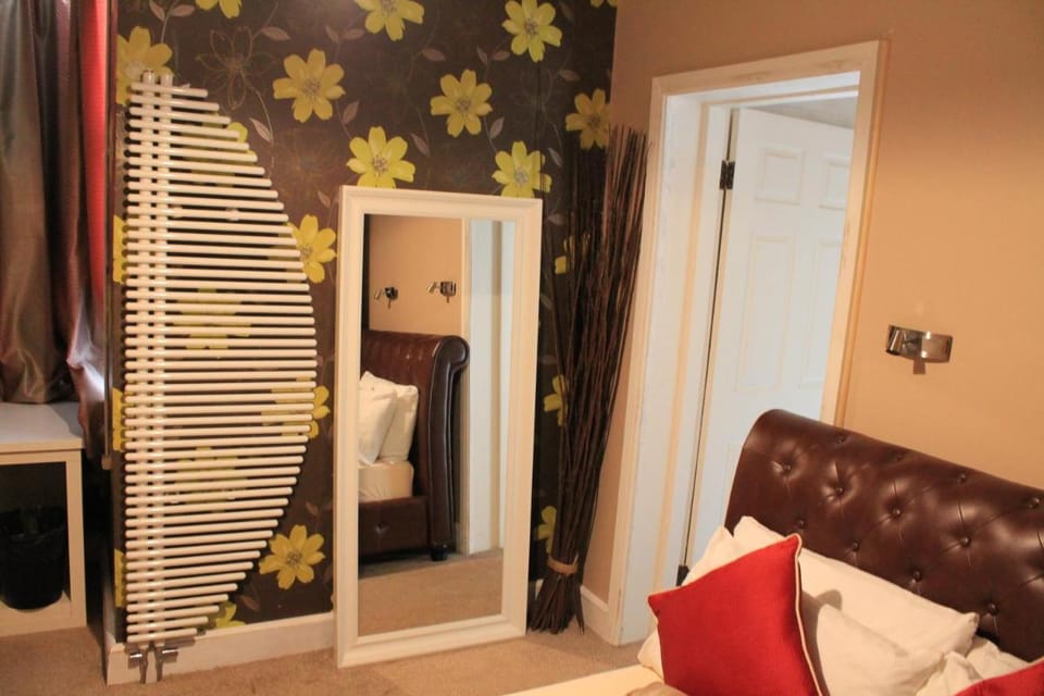 Skylark B&B Bed and Breakfast in Hounslow