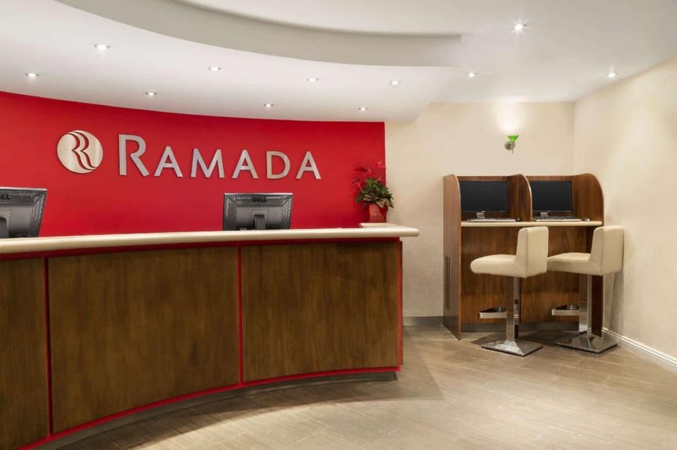 Ramada by Wyndham Hounslow - Heathrow East Hotel in Hounslow