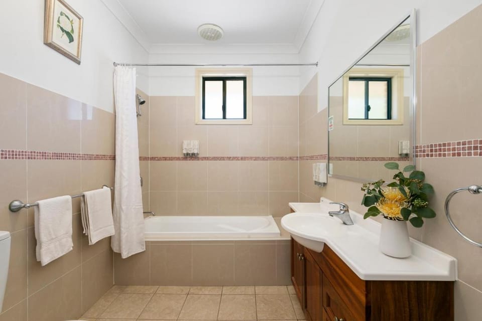 Potters Hotel & Brewery Resort in Nulkaba