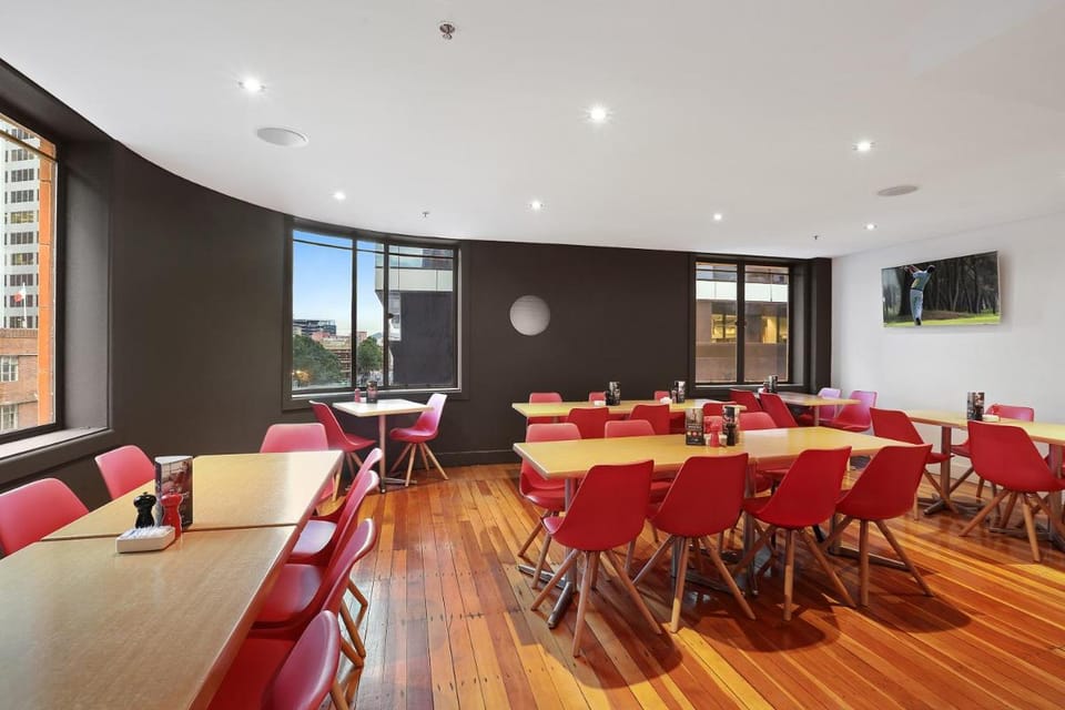 Hotel Ibis World Square Hotel in Surry Hills