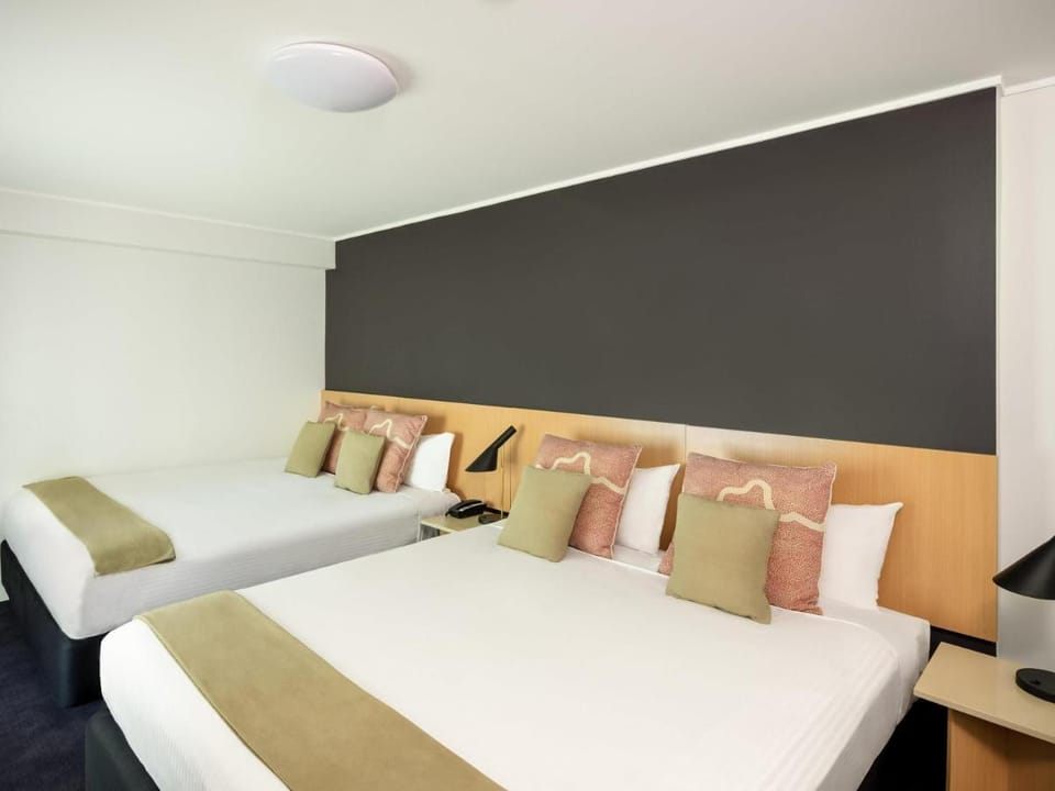 Hotel Ibis World Square Hotel in Surry Hills