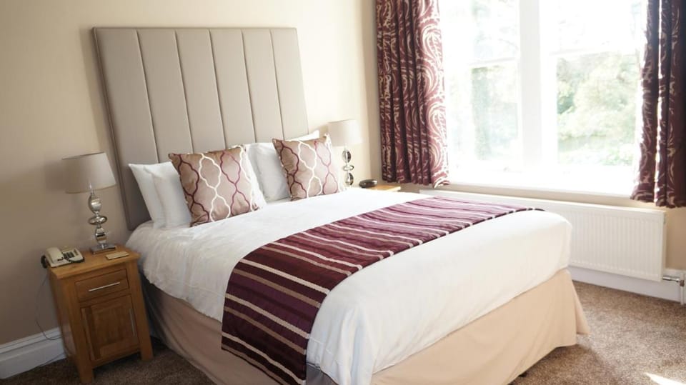 The Lawn Guest House Bed and Breakfast in Horley
