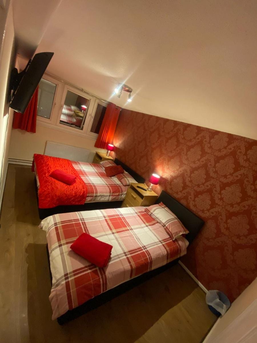 Victoria Centre Apartments in the Victoria Centre Shopping Centre - Nottingham City Centre - 24 hour access - Most Central Location - Kitchen - Opposite Hilton - Parking for Cars or Vans from Five pounds a day Apartment in Nottingham