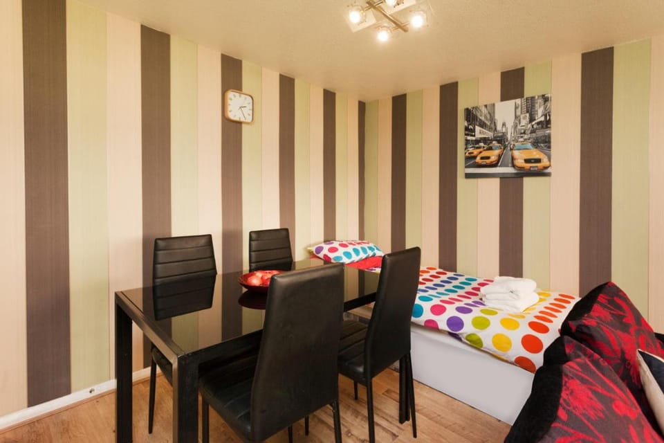 Victoria Centre Apartments in the Victoria Centre Shopping Centre - Nottingham City Centre - 24 hour access - Most Central Location - Kitchen - Opposite Hilton - Parking for Cars or Vans from Five pounds a day Apartment in Nottingham