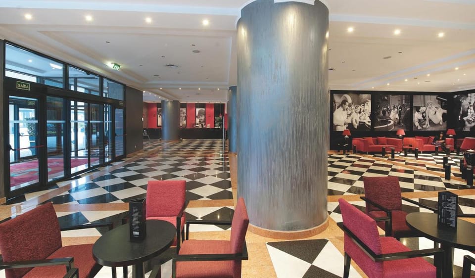 Vila Gale Porto Hotel in Porto