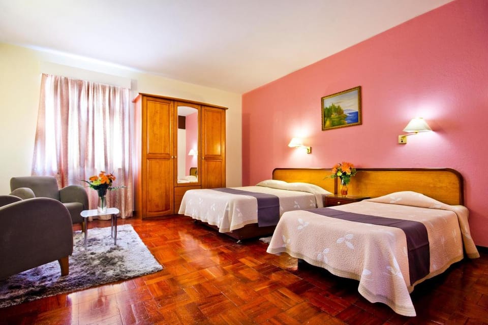 Residencial Colombo Bed and Breakfast in Funchal
