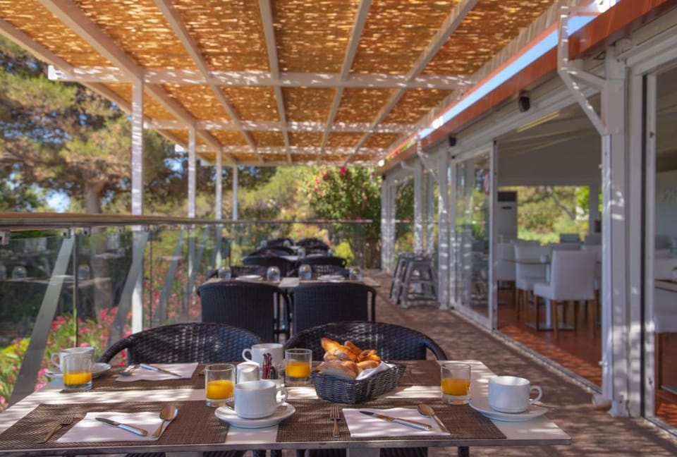 Vila Alba Resort Hotel in Porches