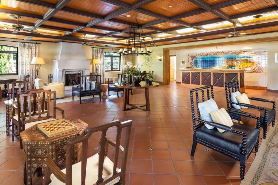 Pine Cliffs Residence, a Luxury Collection Resort, Algarve Hotel in Olhos de Água
