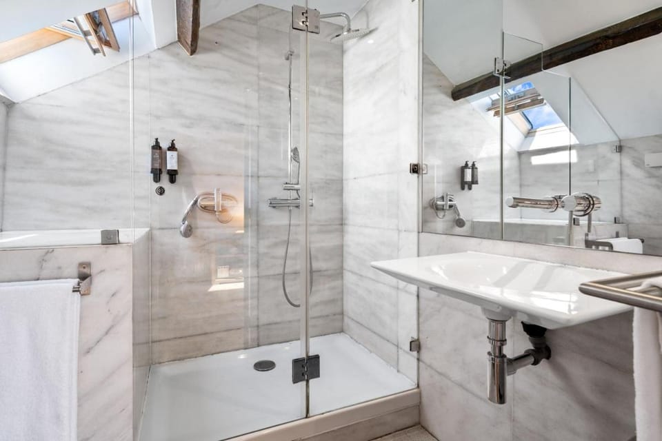 Quinta Colina by Shiadu Bed and Breakfast in Lisbon